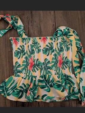 3/$16 Chance or Fate Tropical Leaf Smoked Crop top - size Medium